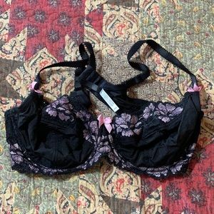 Adore Me 40B Bra & Panty Set